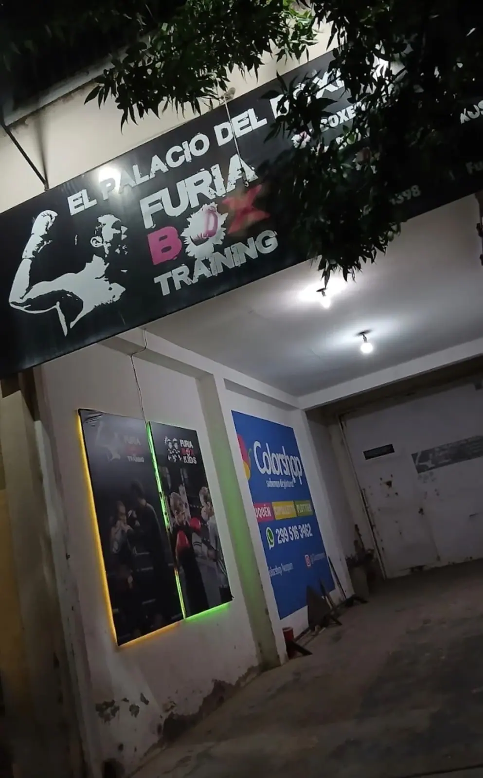 Fachada de furiabox en Neuquén